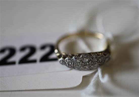Gold and diamond cluster ring